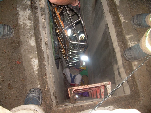 Confined space drill 11-09-2006.