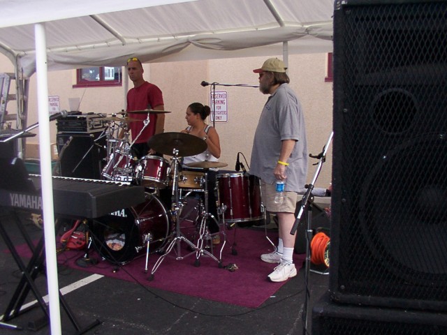 Lionville Fire Company Clambake 09-04-2006.
Chester County Lawmen provided the music.