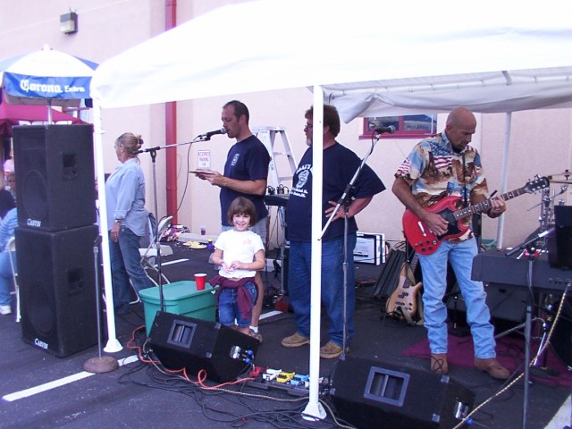 Lionville Fire Company Clambake 09-04-2006.
Chester County Lawmen provided the music.