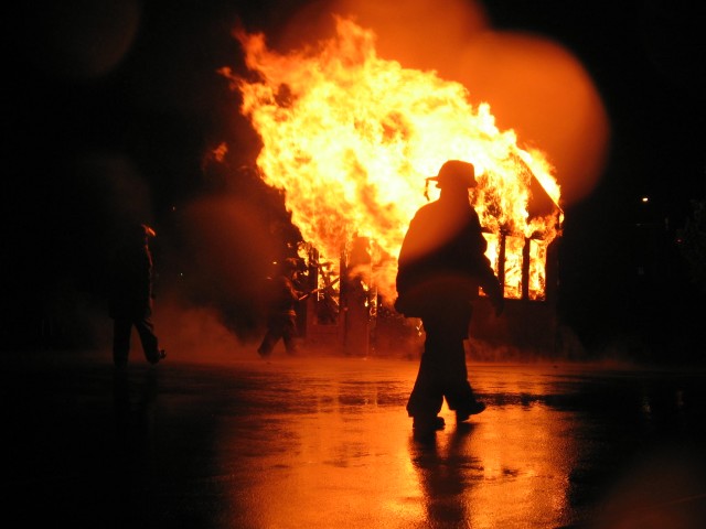 Fire Prevention & Open House 10-13-2005.
Fire crews arrive to extinguish the fire.